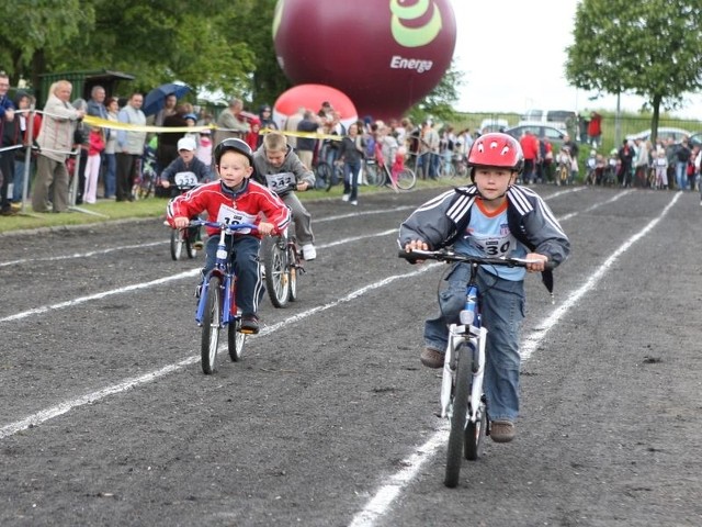 Podczas ubiegłorocznych zawodów wielu wyścigom towarzyszyły niezwykłe emocje sportowe. 