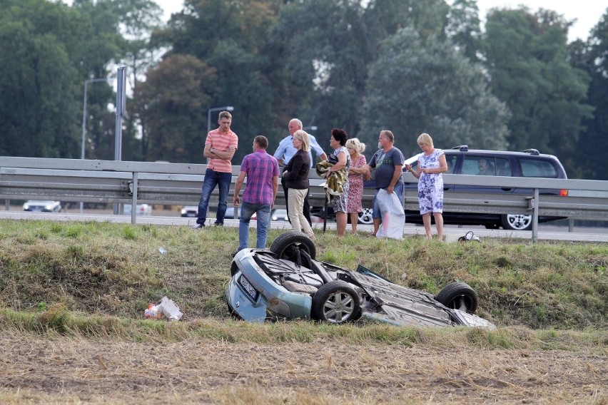 Wypadek na drodze 94 przy zjeździe na Juszczyn