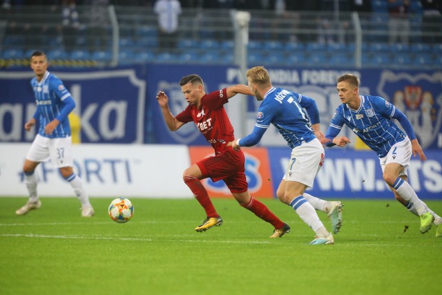 Lech Poznań wygrywa po dobrym meczu z Wisłą Kraków 4:0 i udanie rewanżuje się za ubiegłoroczną porażkę przy Bułgarskiej 2:5. Zobacz, jak oceniliśmy piłkarzy Kolejorza w tym meczu ---->