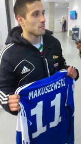 Makuszewski dostał koszulkę Wisły z własnym nazwiskiem (ZDJĘCIE) 