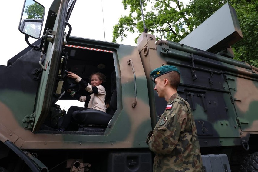 Dzisiaj pikniki wojskowe odbywały się w Lubaczowie i...