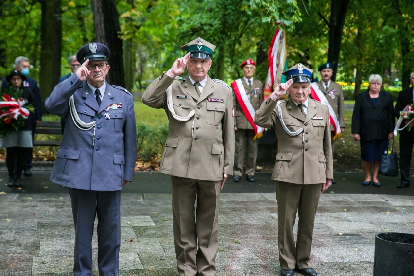 W Krzeszowicach hołd obrońcom Ojczyzny walczącym na frontach...