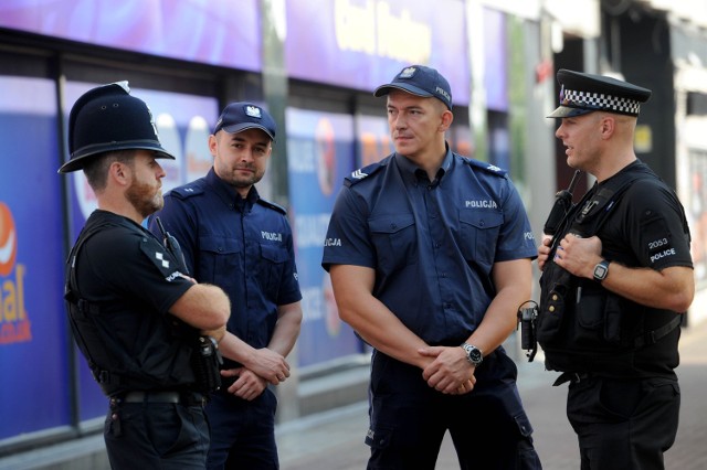 Po atakach na polską społeczność policję w Wielkiej Brytanii wspierają polscy policjanci.