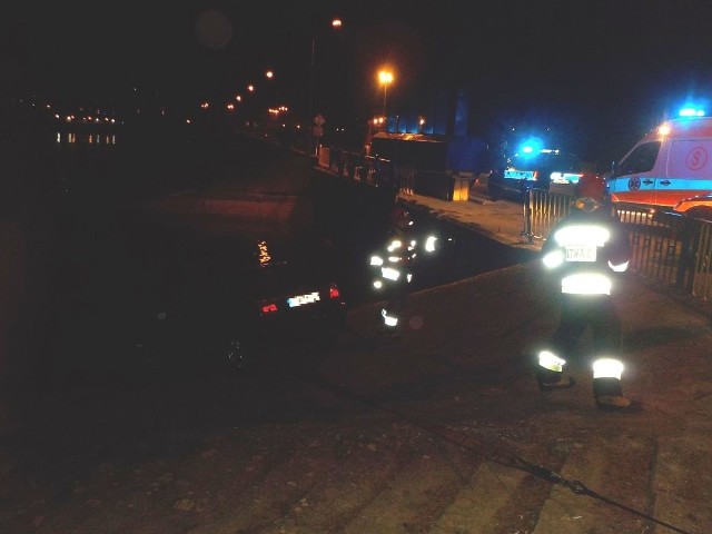 We wtorkowy wieczór, podczas akcji ratunkowej strażaków nad skarżyskim zalewem Rejów