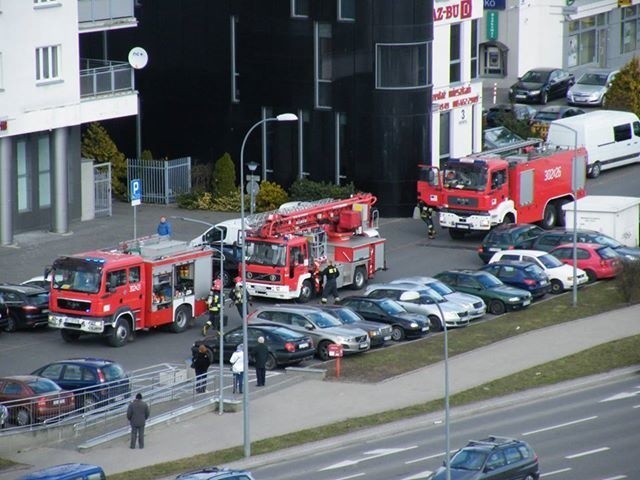 Pożar wieżowca przy skrzyżowaniu ulic Antoniukowskiej i...