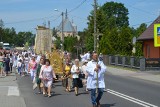 Procesja Bożego Ciała 2022 w Bliżynie. Przyszły tłumy ludzi - ponad 1000. Byłeś? Znajdź się na zdjęciach