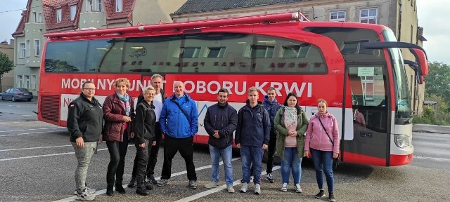 Dzień Dawcy Szpiku Kostnego w Sępólnie Krajeńskim zorganizowano przed komendą straży pożarnej