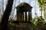 Jarnatów. W małej lubuskiej miejscowości ukryty jest tajemniczy grobowiec z trumnami. Do kogo należał?