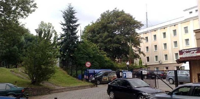 Za hotelem Cristal ma powstać wielopoziomowy parking