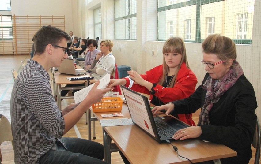 Uczniowie kieleckiego liceum podzielili się krwią 