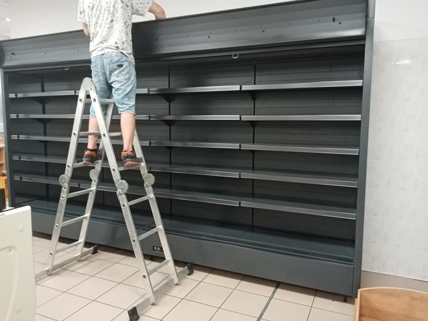 PSS "Społem" w Tarnobrzegu zamyka sklep w Hali Targowej. Powstanie tam sklep samoobsługowy (ZDJĘCIA)