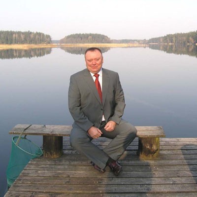 Marek Motybel, najbogatszy wójt w Polsce północno-wschodniej, dorobił się m.in. na turystach. Ma pensjonat nad jeziorem, gdzie także może odstresować się po pracy w samorządzie.