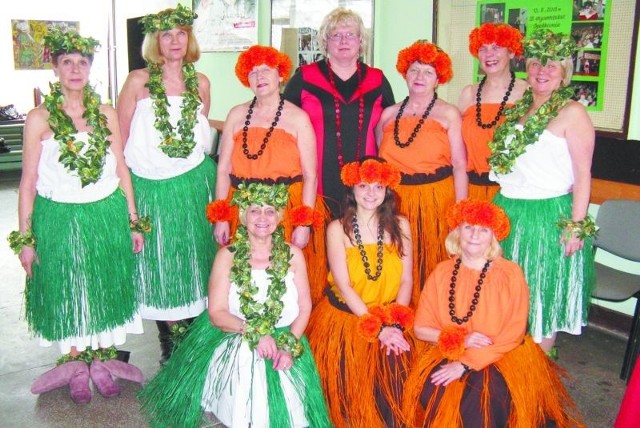 Zespół Tańca Hawajskiego Hula Moe Hawaii z prezes sokólskiego UTW