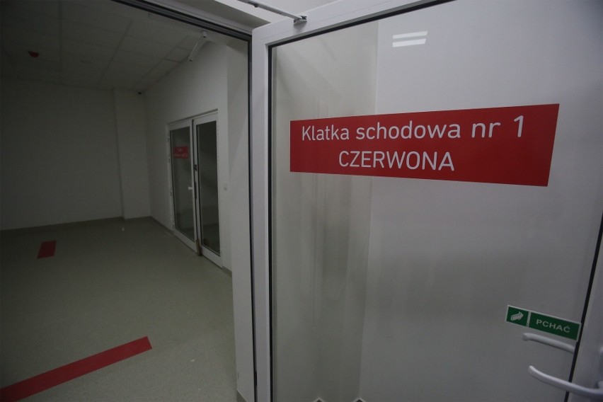 Szpital tymczasowy w Szczecinie. Ciężko chora pacjentka wygrała z Covid-19