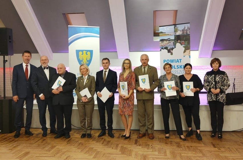 Powiat Opolski nagrodził nauczycieli z okazji Dnia Edukacji Narodowej