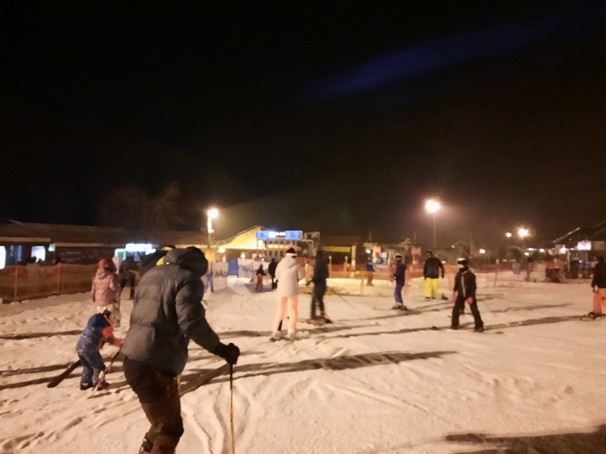 W Bałtowie nadal zima. Narciarze korzystają z zajęć sportowo- edukacyjnych (ZDJĘCIA)