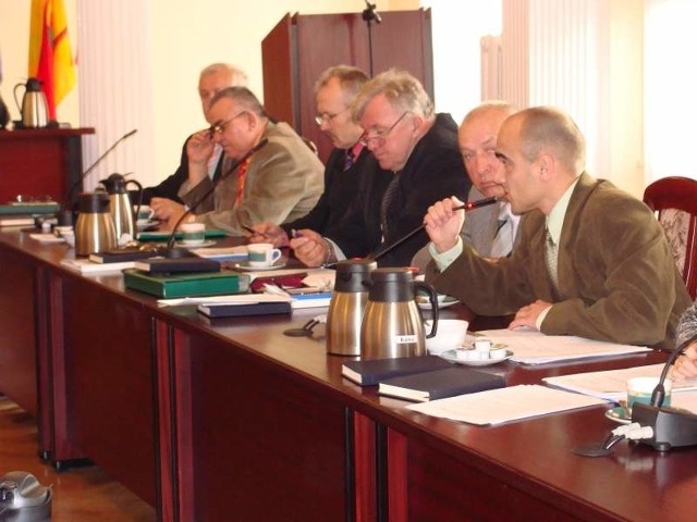 Szprotawscy radni dyskutowali wczoraj nad okrojonym projektem budowy kanalizacji, oczyszczalni i stacji uzdatniania wody(fot. Małgorzata Trzcionkowska)