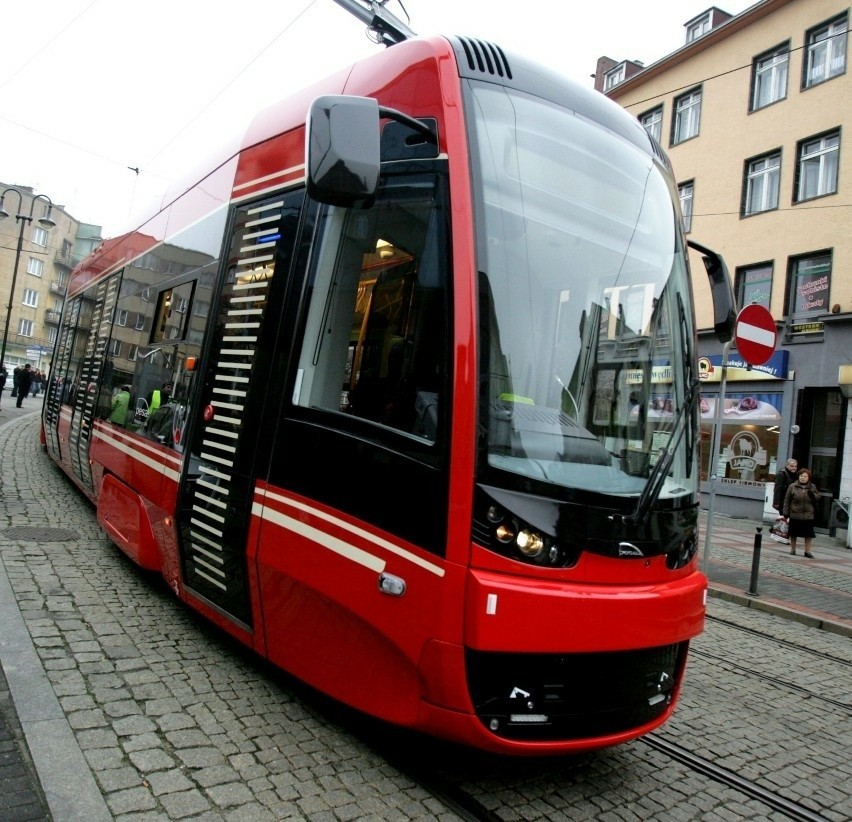 Potrącenie pieszego przez tramwaj w Katowicach. Są utrudnienia w ruchu!