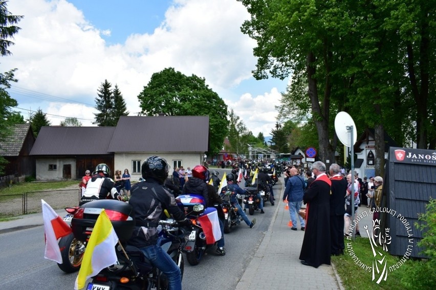 Podhale. Motocykliści i strażacy przejechali w pielgrzymce do sanktuarium w Ludźmierzu 