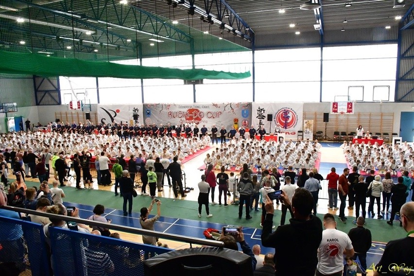 Duże sukcesy Karate Kyokushin Morawica na ogólnopolskim turnieju Starachowice Bushi-Do Cup w Starachowicach. Było ponad 600 zawodników