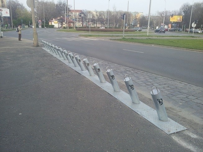 Tak będą wyglądały stacje roweru miejskiego. Zamontowano już prawie 60 (ZDJĘCIA)