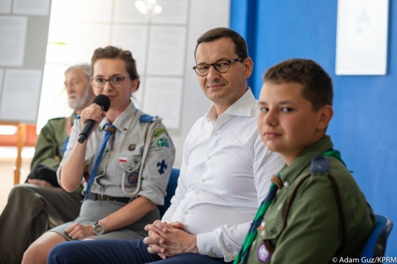 Premier Mateusz Morawiecki odwiedził mysłowickich harcerzy