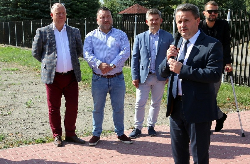 Za inwestycję dziękował burmistrz Staszowa Leszek Kopeć.