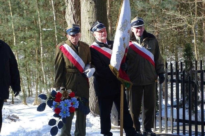 Gmina Kazanów. Uroczyste obchody 76 rocznicy zamordowania mieszkańców Kazanowa i okolic w czasie II Wojny Światowej