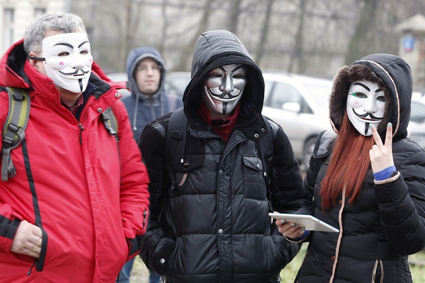 Kilkadziesiąt osób protestowało w obronie lekarzy, którzy...