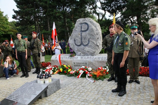 Uroczystości przy Pomniku Powstańców Warszawskich odbywają się od ośmiu lat