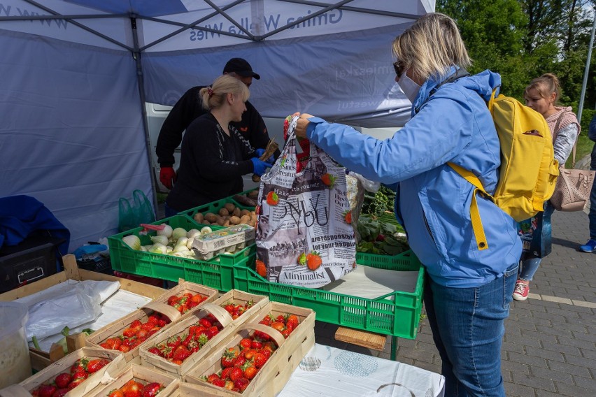 Pierwszy Wielkowiejski Targ przyciągnął amatorów lokalnych produktów. Będą kolejne, zobacz terminy