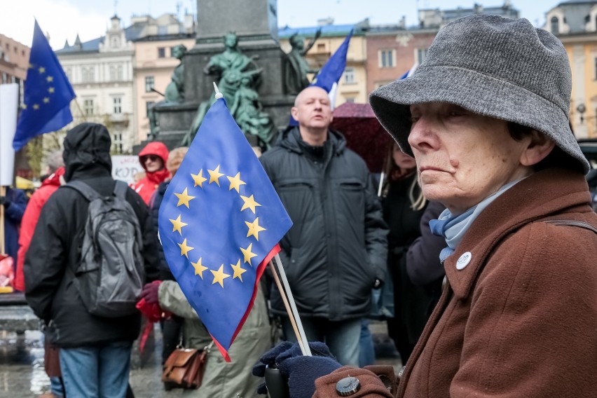 Przez Kraków przeszedł proeuropejski marsz [ZDJĘCIA, WIDEO]