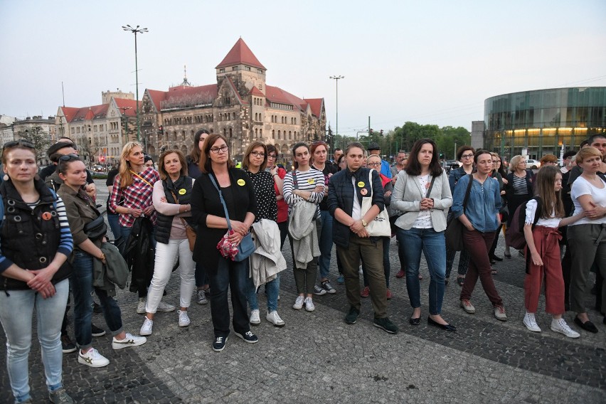 W czwartek władze ZNP zapowiedziały zawieszenie strajku...