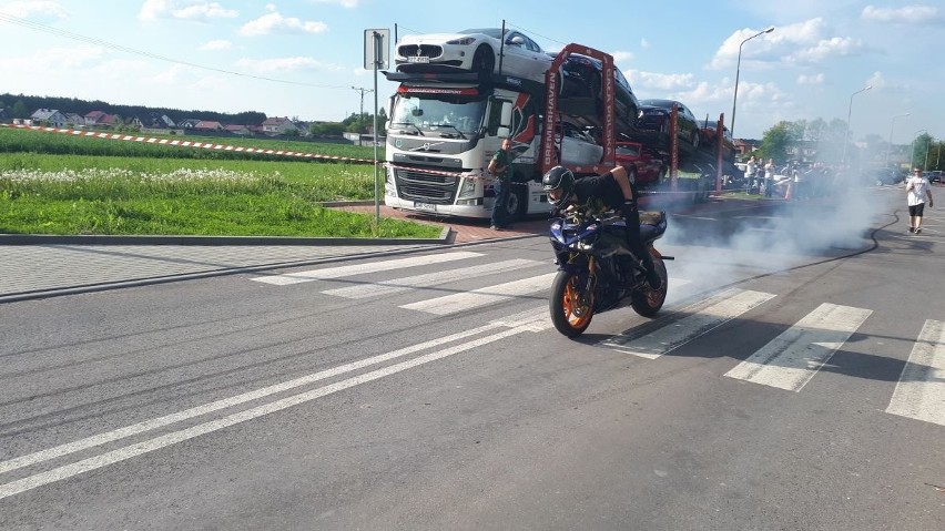 200 motocykli przyjechało do Włoszczowy. Podczas akcji Motoserce zebrano 26 litrów krwi (ZDJĘCIA)