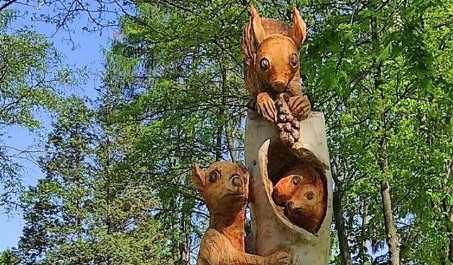 W parku Pokoju w Oświęcimiu powstała plenerowa galeria rzeźb zwierząt autorstwa Józefa Watychowicza. Dwa lata temu podobne galerie wykonał na plantach nad Sołą i na Kamieńcu