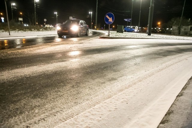 14.01.2019 krakow zima snieg lod warunki drogowe  slisko fot. anna kaczmarz / dziennik polski / polska press