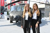 Piękne hostessy zachwycają na Międzynarodowym Salonie Przemysłu Obronnego w Kielcach [ZDJĘCIA]  