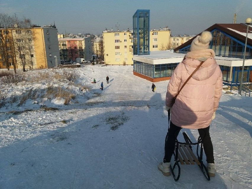 Myślenice. Gdzie na sanki? Mieszkaniec pyta o "górkę miejską" i przenośną toaletę. Żeby zimowe atrakcje były jeszcze bardziej atrakcyjne