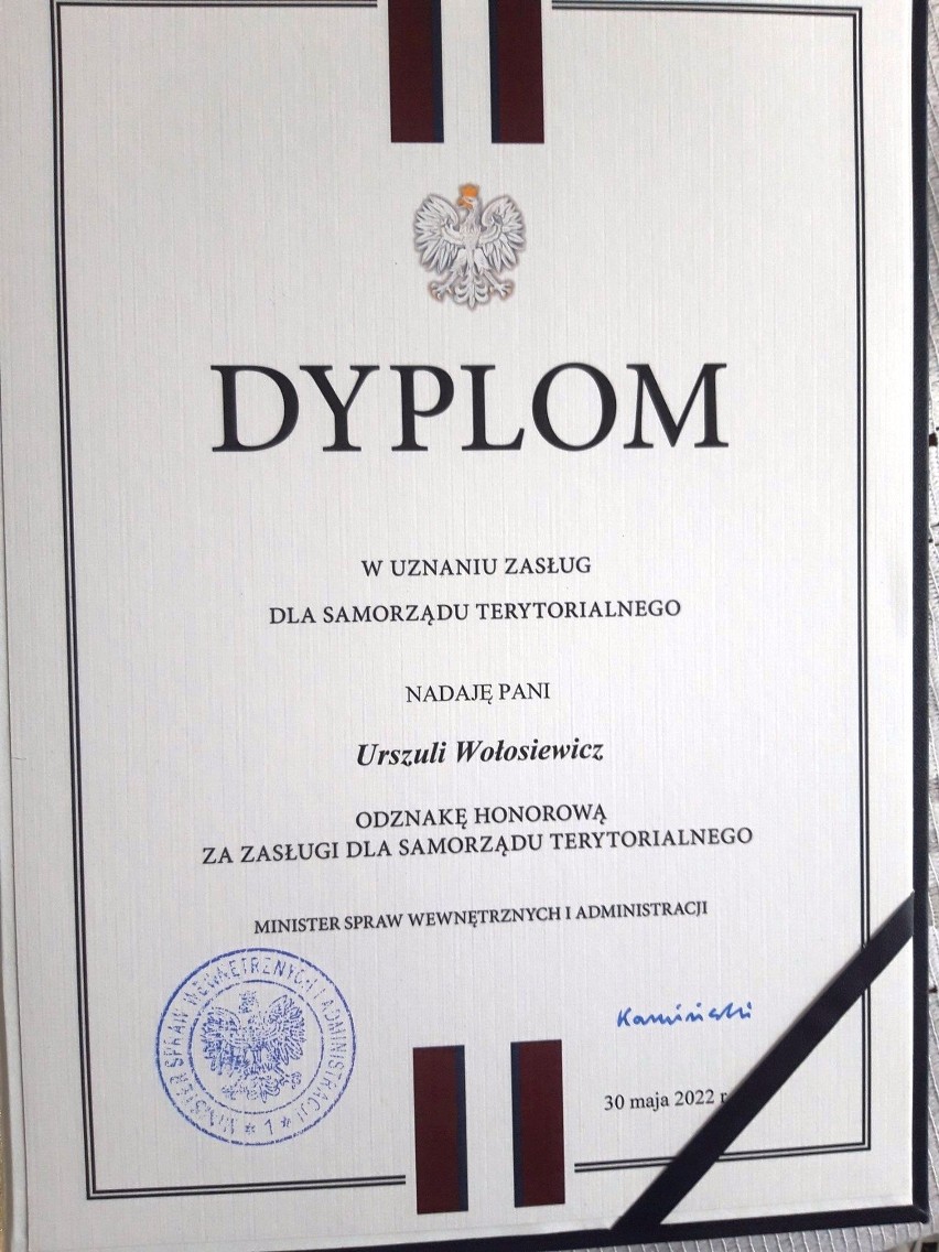 Urszula Wołosiewicz, wójt gminy Zaręby Kościelne, otrzymała 30.05.2022 Odznakę Honorową za Zasługi dla Samorządu Terytorialnego