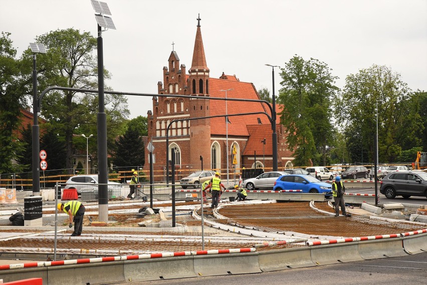 Prace związane z rozbudową ulicy Kujawskiej w Bydgoszczy idą...