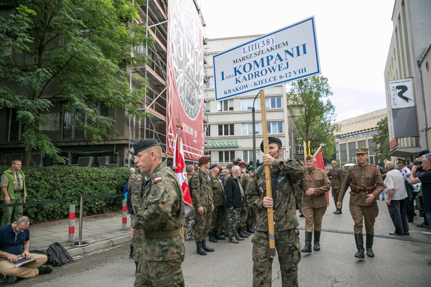 Kraków. Wymarsz Kadrówki, nowe odznaczenie państwowe i...