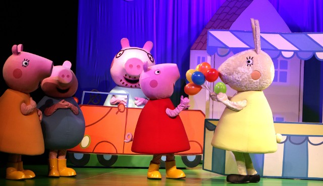 Spektakl "Świnka Peppa i Wielka Niespodzianka!" w teatrze w Grudziądzu