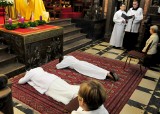 Kraków. Konsekracja dziewic w katedrze na Wawelu. Kolejne panie z diecezji ślubowały życie w czystości