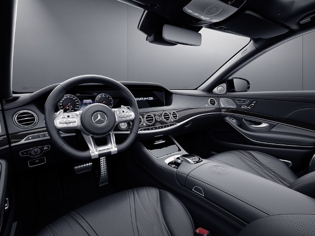 Mercedes-AMG S 65 Final EditionZa napęd odpowiada topowy silnik V12 o mocy 630 KM i maksymalnym momencie obrotowym 1000 Nm, dostępnym w zakresie 2300-4300 obr./min.Fot. Mercedes-Benz