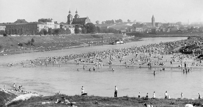 Kraków. Protestują w obronie plaży pod Wawelem [WIDEO]