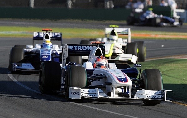 W końcówce wyścigu zaowocowała bardzo dobra taktyka ekipy BMW-Sauber. Dzięki niej Robert Kubica na ostatnich okrążeniach spisywał się najlepiej z czołówki.