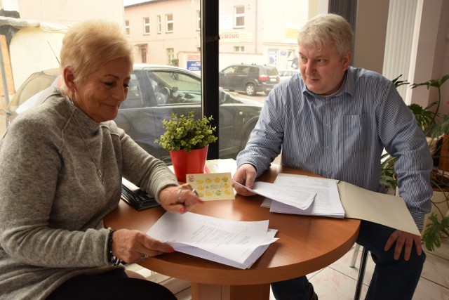 - Nasze opłaty wzrosły z 500 do prawie 1.200 zł!  - mówią Wanda Piasecka i Piotr Stefański, lokatorzy MPGN-u