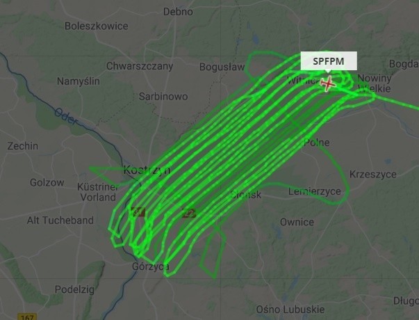 Samolot przez dwie godziny latał między Kostrzynem nad Odrą, a Witnicą.
