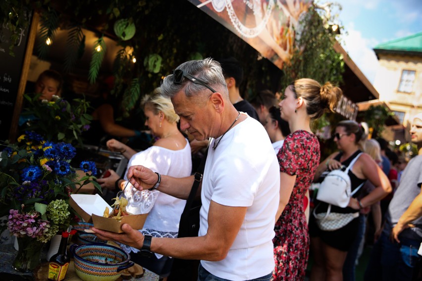 Wielka wyżerka na Małym Rynku. Ruszył Festiwal Pierogów [ZDJĘCIA]