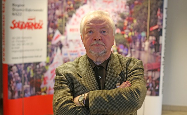 Andrzej Rozpłochowski, działacz antykomunistyczny walczy o życie.